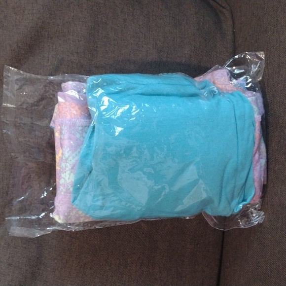 3pc bundle with earrings nwt - Picture 11 of 11